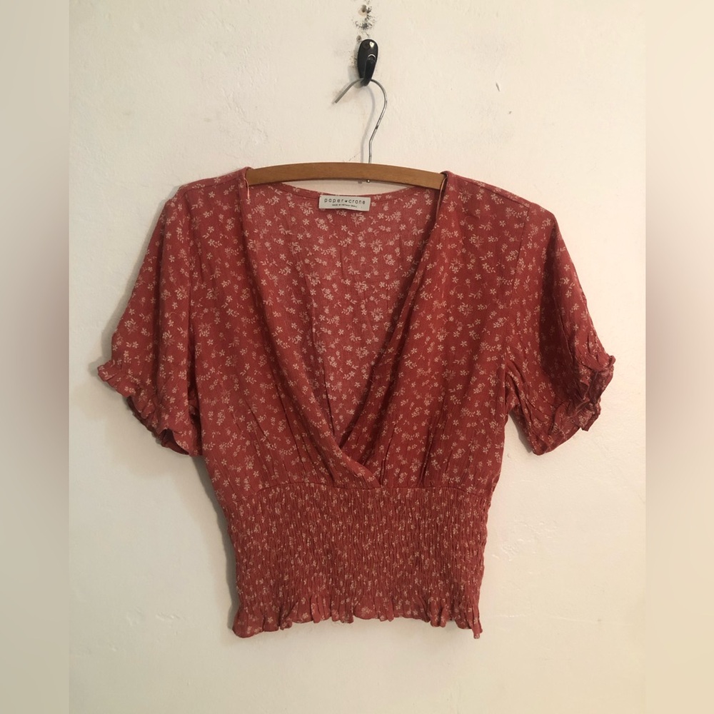 Paper Crane Womens Red Orange Blouse Short Sleeve V-Neck Size Small